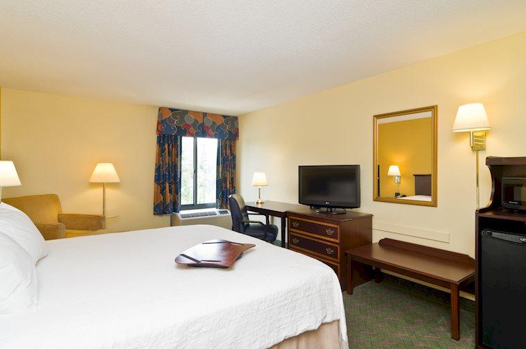 Hampton Inn New Philadelphia | Holmes County Chamber of Commerce